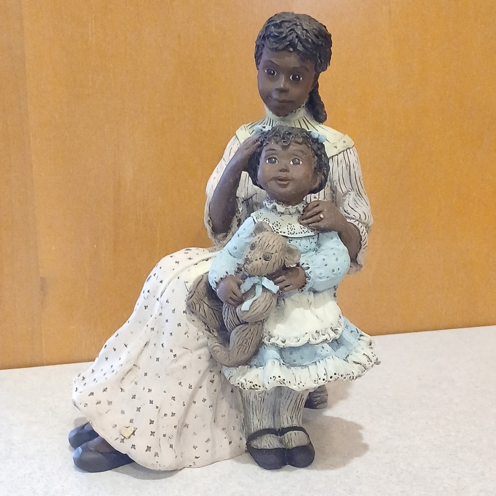 Sarah's Attic "Loving Touch" 1994 Limited Edition